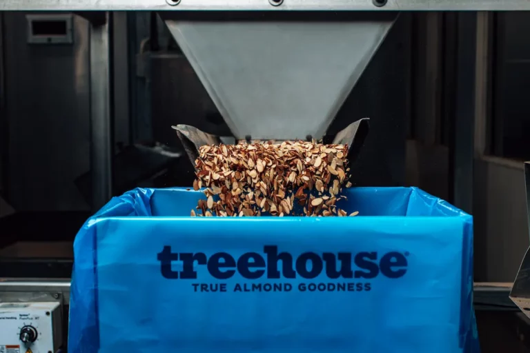 When food manufacturers and industrial buyers talk about almonds, the term processed almonds covers a wide spectrum of products. Click here and discover!